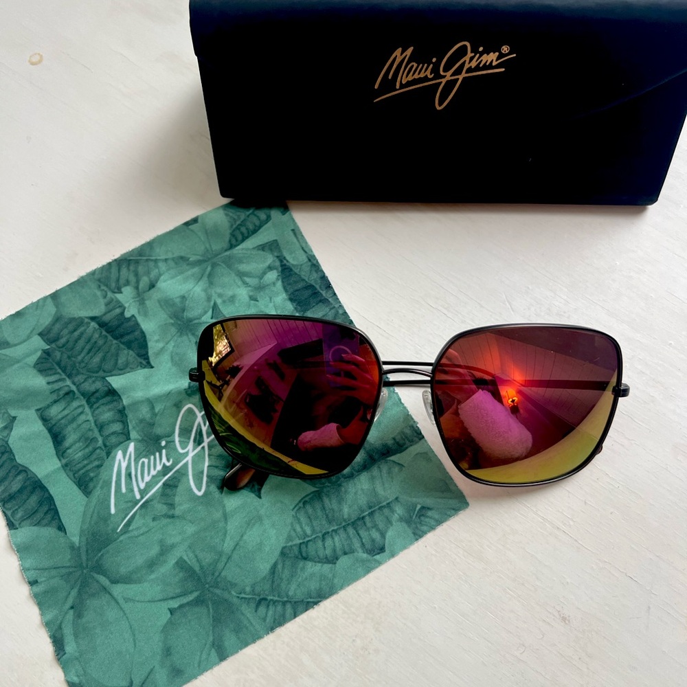 Maui Jim Women's Black Sunglasses 546 Triton